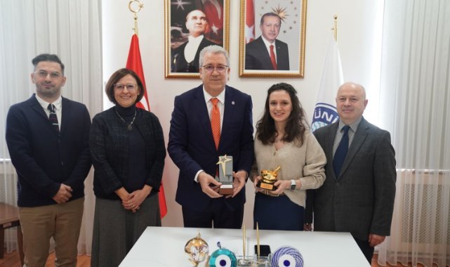 EÜ Eczacılık Fakültesi genç bilim insanlarından önemli başarılar