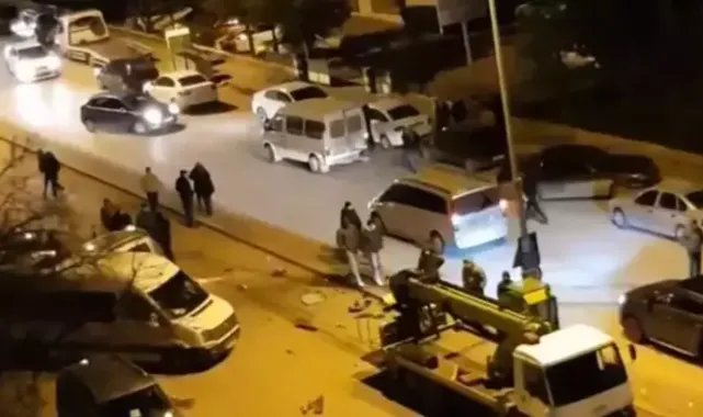 Freni patlayan kamyonet, 10 araca çarparak durabildi