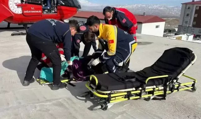 Hamile kadın, ambulans helikopterle sevk edildi