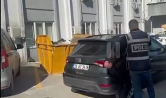 İzmir’de motosiklet hırsızları yakalandı