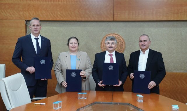 İzmir’in iki köklü kurumu Voleybol’da güçlerini birleştirdi
