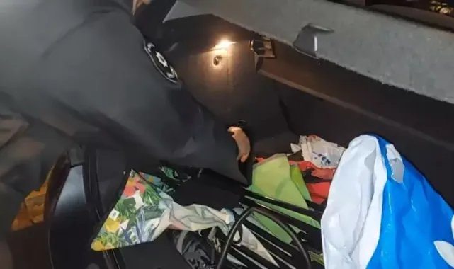 Bağdat Caddesi'nde trafiği tehlikeye atan sürücünün otomobilinde ruhsatsız tabanca bulundu