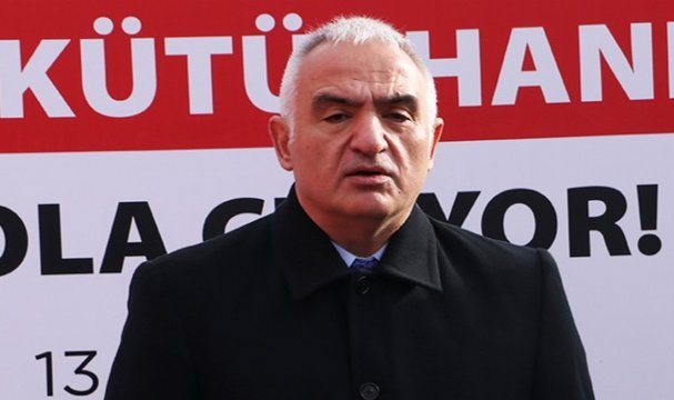 Bakan Ersoy: Yapay zeka destekli 100 akıllı kütüphane açacağız