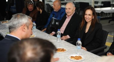 Başkan Adayı Yıldız İşçimenler Ünsal Karşıyakalı balıkçılarla buluştu