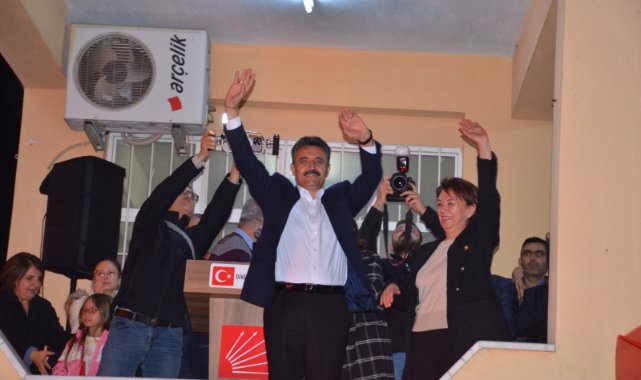 Başkan Kırgöz baba ocağı Salihler’e 1300 araçlı konvoyla çıkarma yaptı