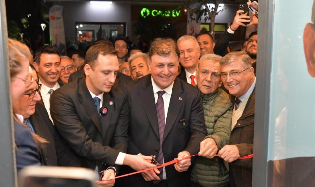 Başkan Tugay’dan belediye başkanlarına çağrı: Adayların yanında durun