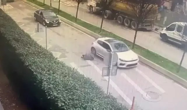 Beyoğlu'nda ayağından ve omzundan vuruldu; otomobilden yola atıldı