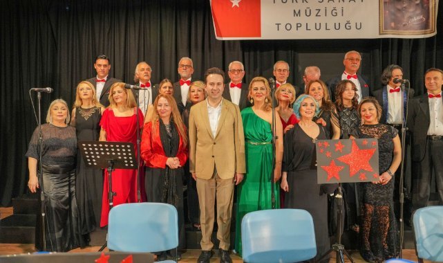 Çiftçioğlu, türkü söyledi; destek sözü verdi