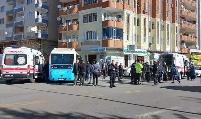 Diyarbakır'da 2 minibüs kafa kafaya çarpıştı