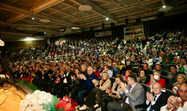 En güzel aşk şarkıları Karşıyaka’da söylenecek