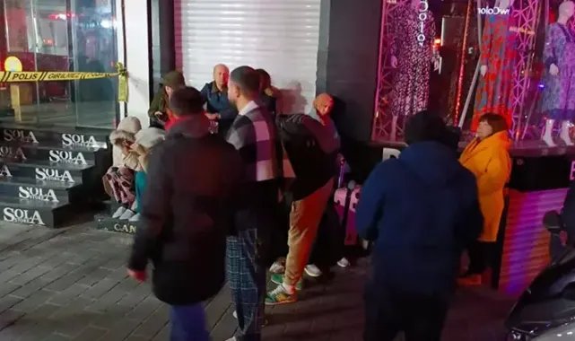 Fatih'te otelde yangın: Mahsur kalan 20 kişi kurtarıldı