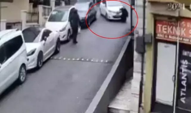 Fren yerine gaza basan sürücü yolda yürüyen kadına çarptı