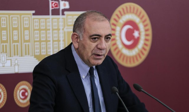 Gürsel Tekin, CHP'den istifa etti