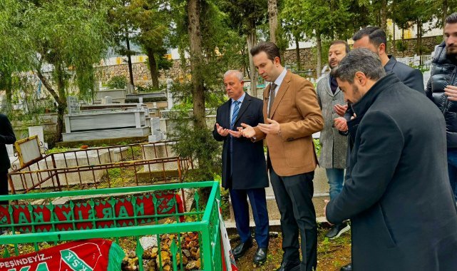 İlk ziyaret Zübeyde Ana ve Büyük Başkan Zühtü Işıl'a: Karşıyaka'nın hayallerini gerçeğe dönüştüreceğiz