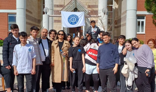 ‘İstihdam ve Kariyer Günleri’nde öğrenciler turizmcilerle buluştu