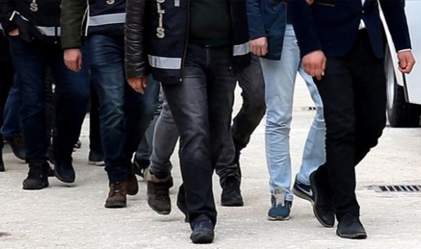 İzmir’de FETÖ operasyonu: 23 gözaltı