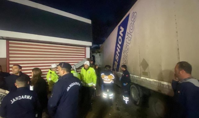 İzmir’deki feci kazada ölü sayısı 3’e yükseldi, 11 kişi yaralandı