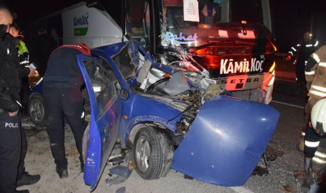 İzmir’deki feci kazada otomobil sürücüsü yaşam mücadelesini kaybetti