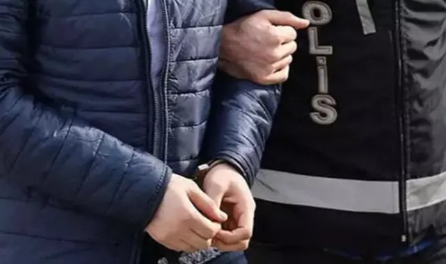 Kuleye ve uçaklara lazer tutan yolcu Antalya'da gözaltına alındı