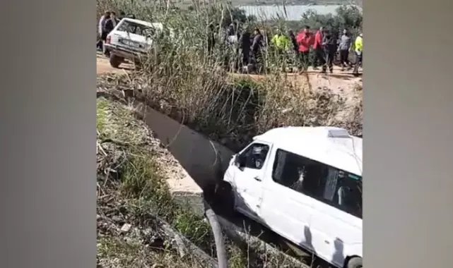 Mersin'de otomobille çarpışan yolcu minibüsü dereye yuvarlandı