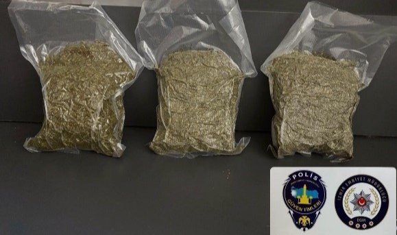 Polisi karşısında gören zehir taciri neye uğradığını şaşırdı