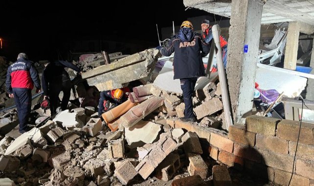 Şanlıurfa’da 2 katlı ev çöktü