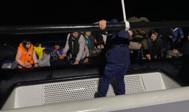 Sürüklenen göçmenlerin yardımına Sahil Güvenlik koştu