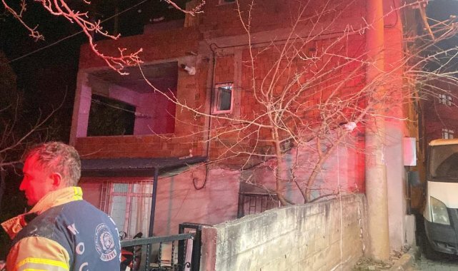 Ailesinin yaşadığı daireyi benzin döküp ateşe verdi
