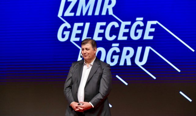 Başkan Cemil Tugay, projelerini "İzmir Geleceğe Doğru" sloganıyla açıkladı