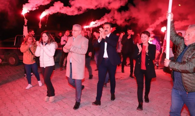 Başkan Kırgöz’e Dede Ocağı Kıratlı’da Zeybek Sürprizi