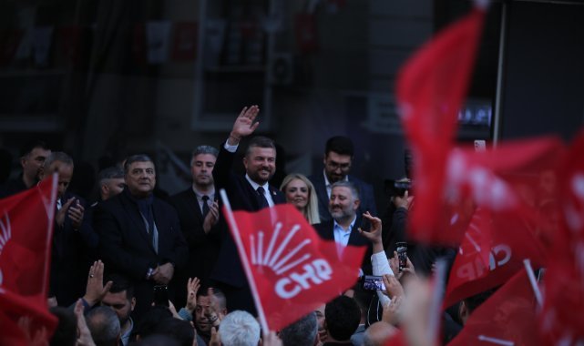 Buca'da miting gibi açılışlar