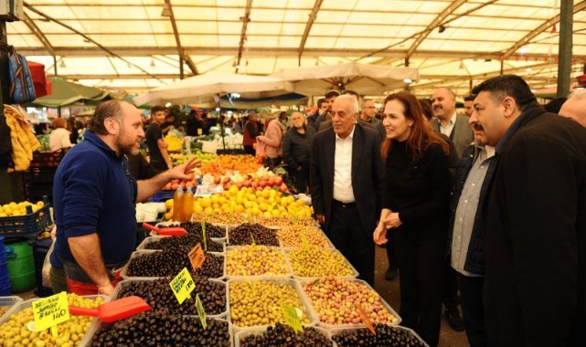 CHP Karşıyaka Adayı Yıldız İşçimenler Ünsal’dan 3,5 saatlik pazar mesaisi!