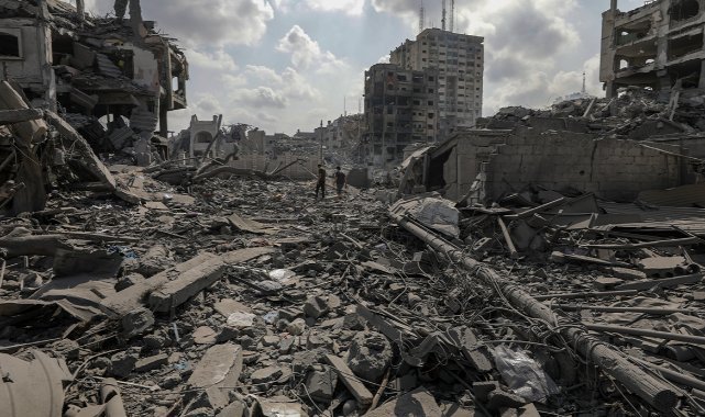 İsrail, sivillerin sığındığı evleri vurdu: 14 ölü