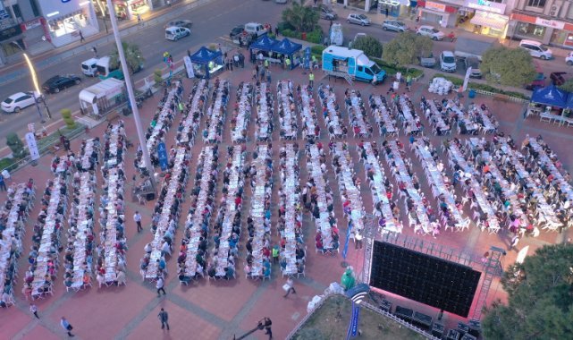 İzmir dayanışması Ramazan’da da sürecek