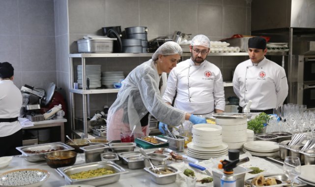 İzmir’de “Gastronomi ve Tasarım Sempozyumu” yapıldı
