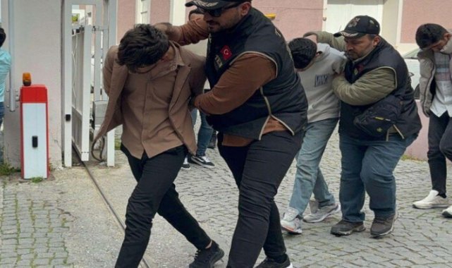 İzmir'de nevruzda 'terör propagandası' yapan 82 kişi gözaltına alındı