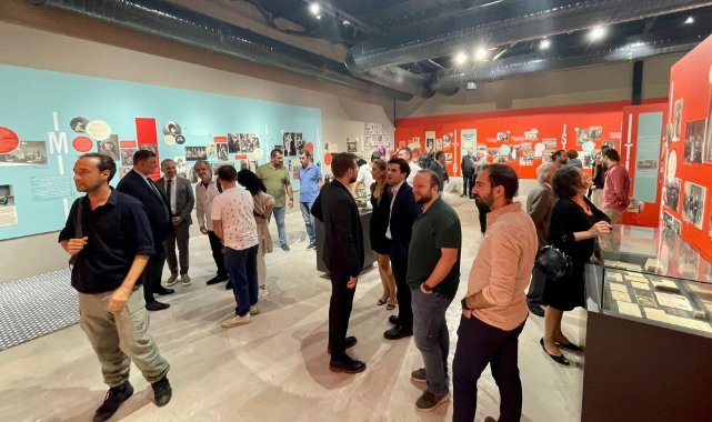 Karşıyaka’da “Bir Millet Uyanıyor” sergisi yoğun ilgi görüyor