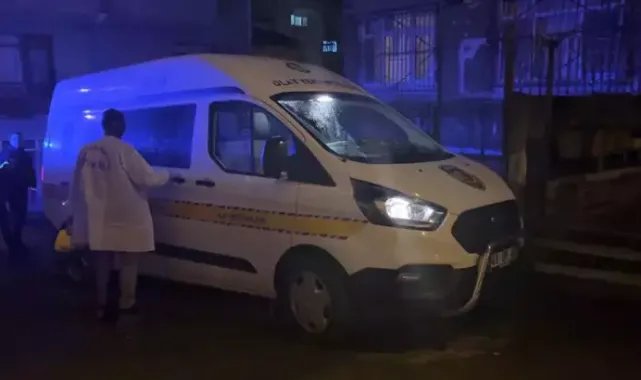 Kavga ettiği ağabeyini boğazından bıçaklayıp öldürdü