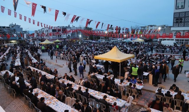 Kınık Belediyesi’nden hemşehrilerine 5000 kişilik iftar sofrası