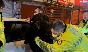 Polisi görünce geri vitese taktı, son sürat kaçmaya çalıştı