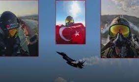SOLOTÜRK Çanakkale Şehitlerini selamladı