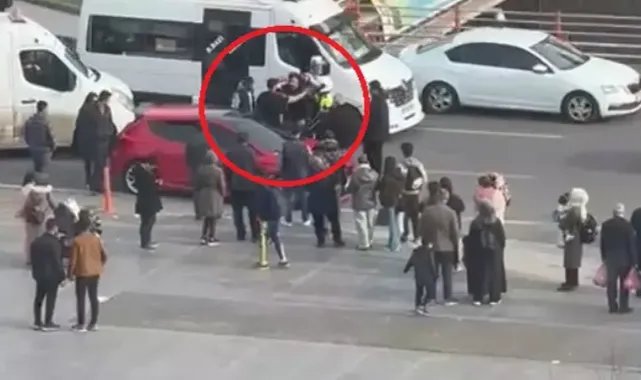 Tartıştığı polislerin üzerine otomobil sürüp, bir kişiye çarparak kaçtı