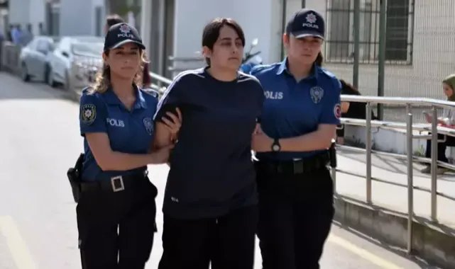 ‘Bu kadın değil, kapıyı açmayın’ dedikleri için bıçaklamış