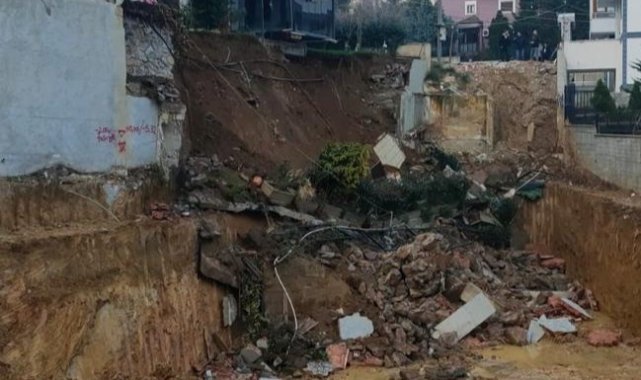 Çekmeköy'de inşaatın temel kazısında yan binanın istinat duvarı çöktü