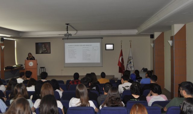 EÜ’de “Yaşamı ve Şiirleriyle Bir Garip Orhan Veli” konuşuldu