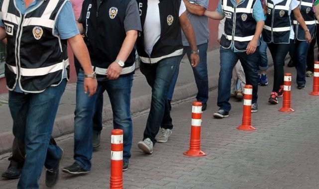 İzmir'de FETÖ'ye 'ByLock' operasyonu: 12 gözaltı