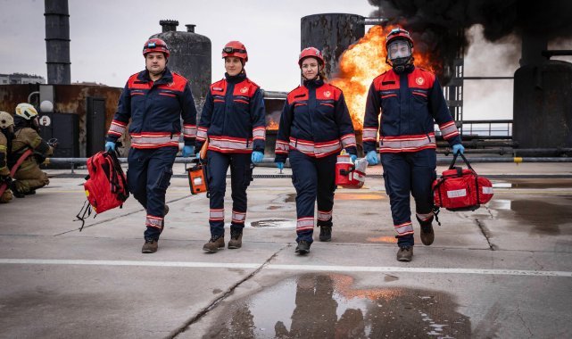 İzmir İtfaiyesinin özel donanımlı paramedikleri Türkiye’ye örnek oluyor