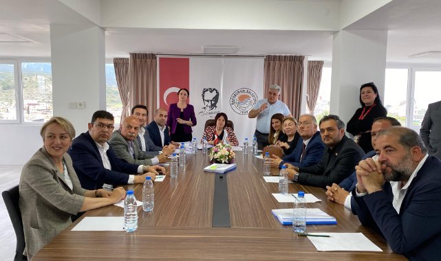 Karaburun'da ilk meclis'te faaliyet raporu'na kabul