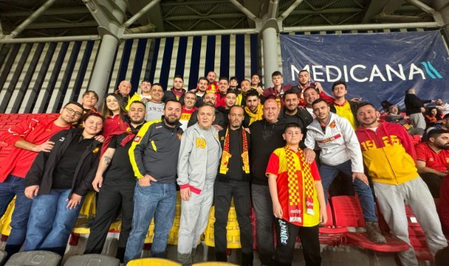 Mazbatayı Aldı Tribüne Koştu
