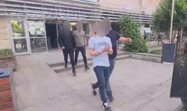 Suç makinesi oto hırsızları İzmir polisinden kaçamadı
